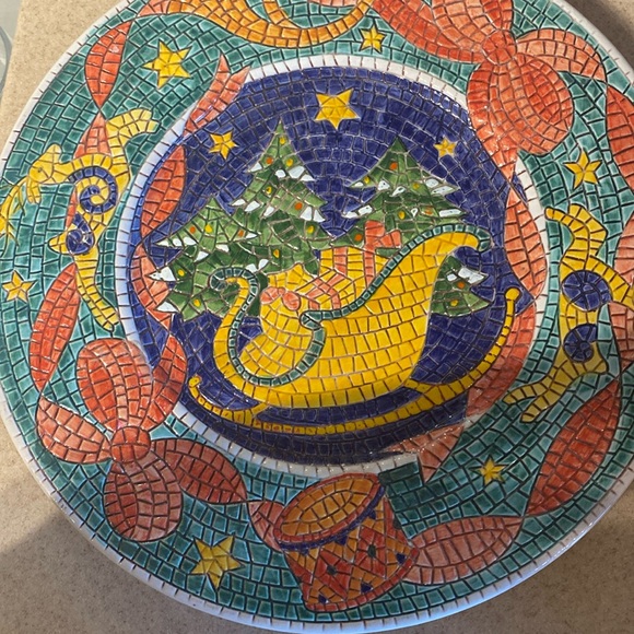 Pier 1 mosaic Christmas plate made in Italy 12.5 inches. Has a small chip onback - Picture 1 of 3